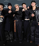 09.jpg